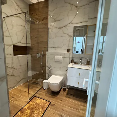 아파트 Malo House Center 티라나