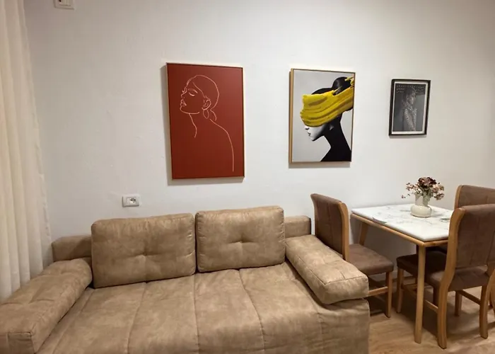 Malo House Center * Tirana