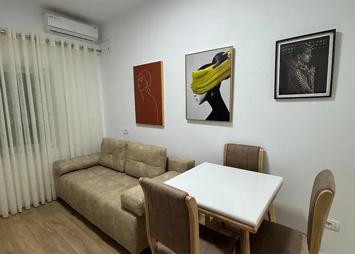 Apartment Malo House Center *