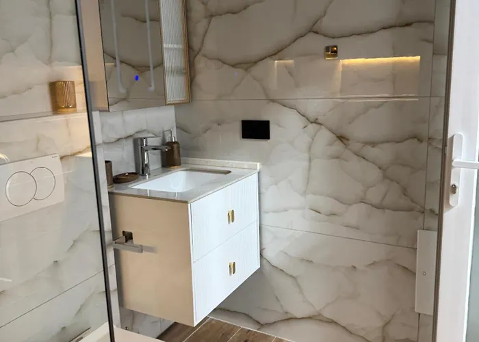 Apartment Malo House Center *