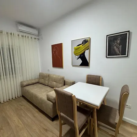 Daire Malo House Center *