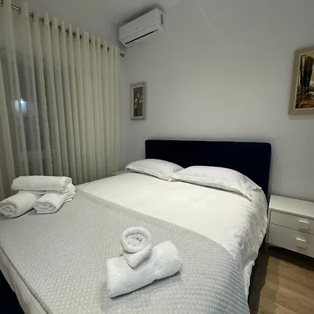 Malo House Center Daire Tiran